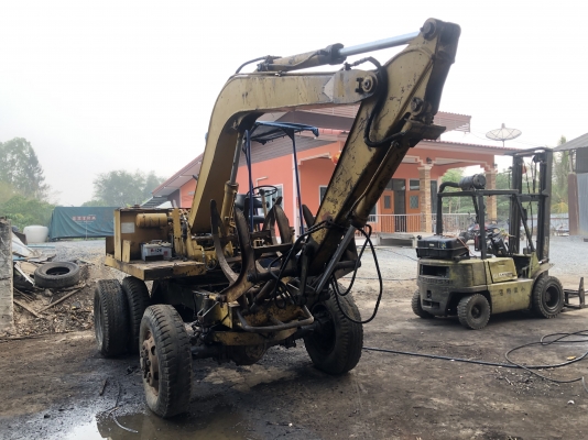 ขายแมคโค ล้อยาง2เพลา KOMATSU PW60-1
