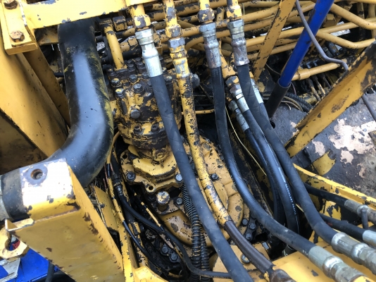 ขายแมคโค ล้อยาง2เพลา KOMATSU PW60-1