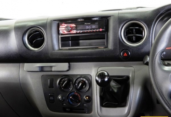 ราคา 539,000 บาท Nissan Urvan 2.5 NV350 Van MT 2014 ติดดตั้งแก๊ส CNG โรงงาน 2ถัง ถังละ 100 ลิตร