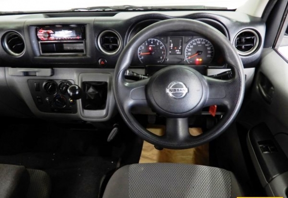 ราคา 539,000 บาท Nissan Urvan 2.5 NV350 Van MT 2014 ติดดตั้งแก๊ส CNG โรงงาน 2ถัง ถังละ 100 ลิตร