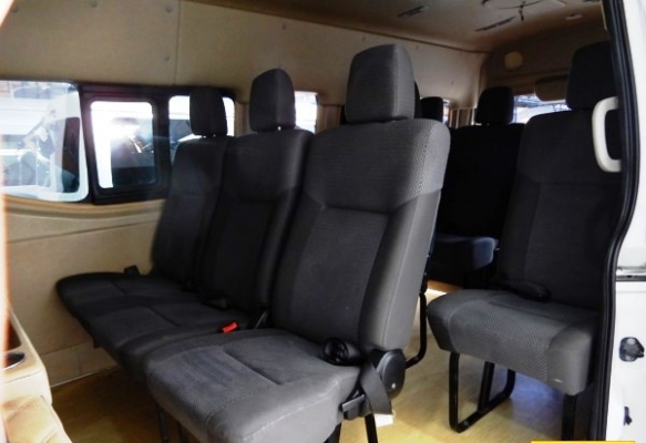 ราคา 539,000 บาท Nissan Urvan 2.5 NV350 Van MT 2014 ติดดตั้งแก๊ส CNG โรงงาน 2ถัง ถังละ 100 ลิตร
