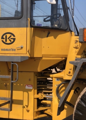 ขายรถตักล้อยาง KOMATSU WA300-1 นำเข้าเองจากญี่ปุ่น สภาพสวยพร้อมใช้ มีVDOการทำงานครับ