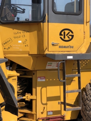 ขายรถตักล้อยาง KOMATSU WA300-1 นำเข้าเองจากญี่ปุ่น สภาพสวยพร้อมใช้ มีVDOการทำงานครับ