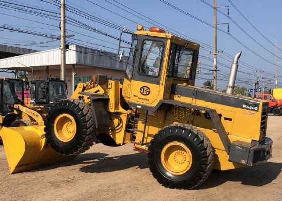 ขายรถตักล้อยาง KOMATSU WA300-1 นำเข้าเองจากญี่ปุ่น สภาพสวยพร้อมใช้ มีVDOการทำงานครับ