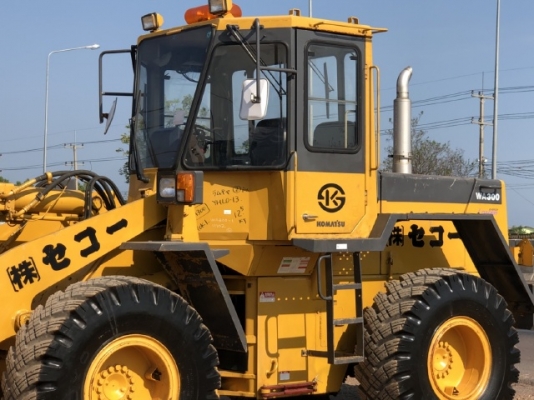 ขายรถตักล้อยาง KOMATSU WA300-1 นำเข้าเองจากญี่ปุ่น สภาพสวยพร้อมใช้ มีVDOการทำงานครับ
