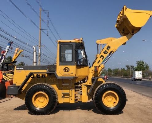 ขายรถตักล้อยาง KOMATSU WA300-1 นำเข้าเองจากญี่ปุ่น สภาพสวยพร้อมใช้ มีVDOการทำงานครับ