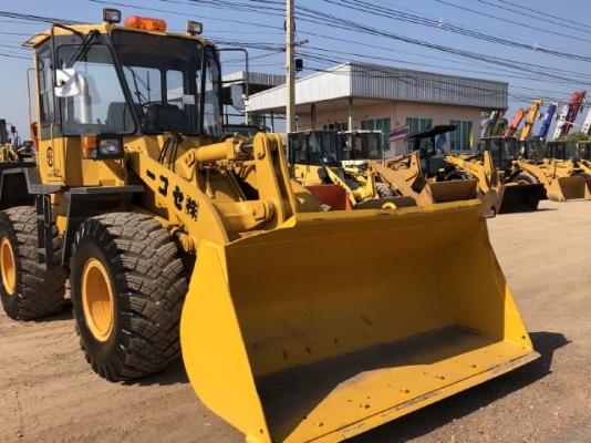 ขายรถตักล้อยาง KOMATSU WA300-1 นำเข้าเองจากญี่ปุ่น สภาพสวยพร้อมใช้ มีVDOการทำงานครับ