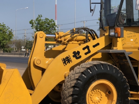 ขายรถตักล้อยาง KOMATSU WA300-1 นำเข้าเองจากญี่ปุ่น สภาพสวยพร้อมใช้ มีVDOการทำงานครับ