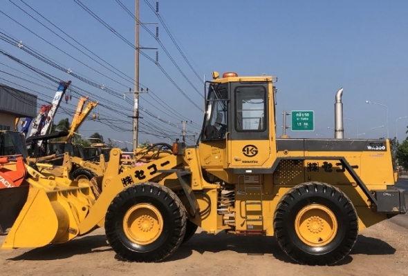 ขายรถตักล้อยาง KOMATSU WA300-1 นำเข้าเองจากญี่ปุ่น สภาพสวยพร้อมใช้ มีVDOการทำงานครับ