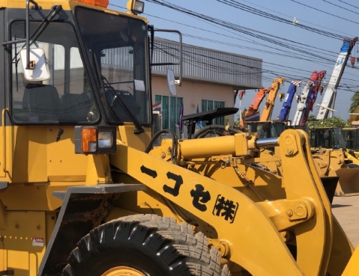 ขายรถตักล้อยาง KOMATSU WA300-1 นำเข้าเองจากญี่ปุ่น สภาพสวยพร้อมใช้ มีVDOการทำงานครับ