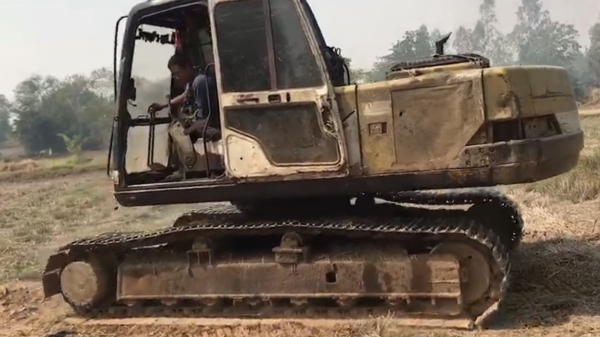 แม็กโครKOBBLCO SK200 มาร์ค3 ปี51แน่นๆเครื่องดี.ไฮโดริกแรงดี. มาลองดูครับ