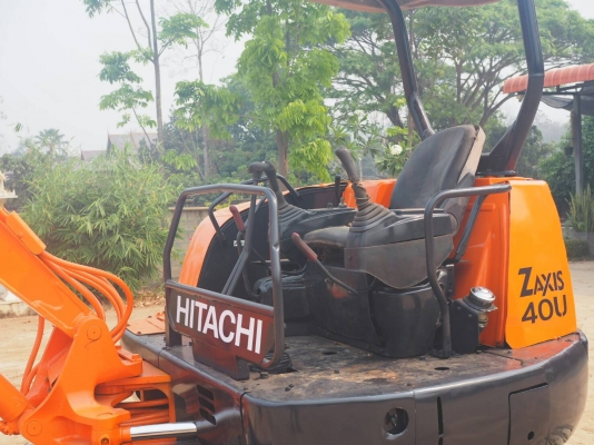 เก่านอกHITACHI ZX40U แทรคเหล็กก็อบยางราคา400,000บาท เก่านอกHITACHI ZX40U แทรคเหล็กก็อบยางราคา400,000บาท