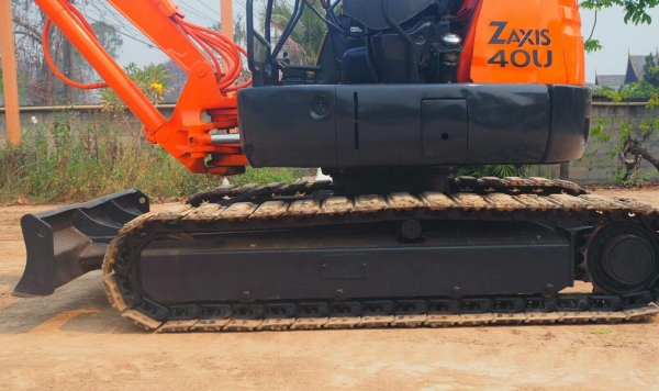 เก่านอกHITACHI ZX40U แทรคเหล็กก็อบยางราคา400,000บาท