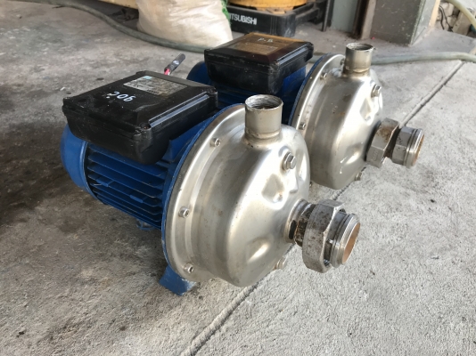 ขายปั้มน้ำหอยโข่งหัวปั้มสแตนเลส Ebara 3/4HP. 220V ไฟบ้าน สภาพสวยเดิมๆ วิ่งนิ่ม พร้อมใช้งาน ราคา 3,400 บาท (มีตำหนิขายึดน็อตบิ่นตัวละ 1ข้าง ไม่มีผลกับการใช้งานครับ)