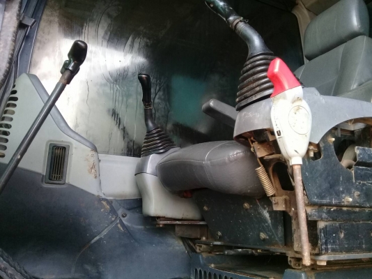 ขายแบคโฮKOMATSU PC200-7ทำงาน20,000ชม.โซ่หนาแอร์เย็นเล่มทะเบียน ขายแบคโฮKOMATSU PC200-7ทำงาน20,000ชม.โซ่หนาแอร์เย็นเล่มทะเบียน