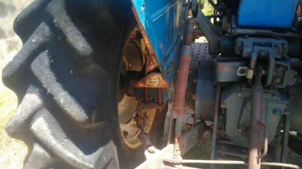 รถไถนารุ่นM5000สองเพลาสภาพดีพร้อมใช้คับ