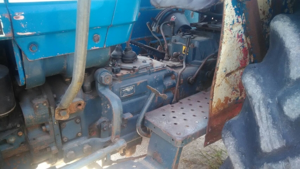 รถไถนารุ่นM5000สองเพลาสภาพดีพร้อมใช้คับ