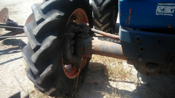 รถไถนารุ่นM5000สองเพลาสภาพดีพร้อมใช้คับ