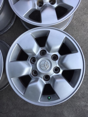 ล้อโตโยต้า ขอบ15+น๊อตเดิม ชุด4วง3900บ.โทร0879050181.ส่งได้ทั่วไทย