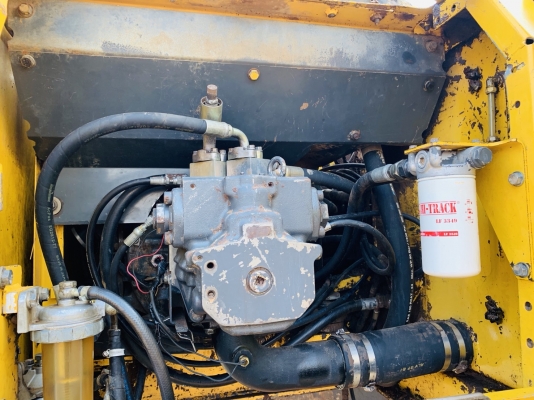 ขาย 1,250,000KOMATSU PC200-7 เล่มทะเบียน รถใช้งาน 12,xxxชม. ช่วงล่างเต็ม เครื่อง ปั๊มดี ไฟฟ้าครบ รถสวยพร้อมใช้ แอร์หนาว รถอยู่ ปทุมธานี สามโคก 090-772-3710 090-772-3708