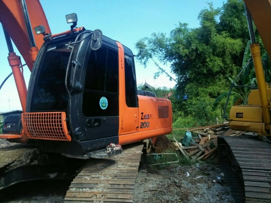 ขายรถแบคโฮ HITACHI ZX200-1 บูมยาว 16 เมตร เอกสารเล่ม ราคา 1480000