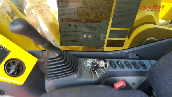 ขายรถแบคโฮ KOMATSU PC200-8M0 ซีเรียลสูง จอเหลือง กล้องหลัง กรองอากาศหลัง ใช้งานเพียง 4 พันชั่วโมง