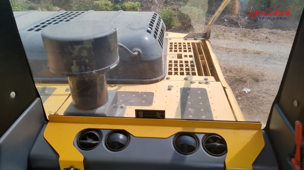 ขายรถแบคโฮ KOMATSU PC200-8M0 ซีเรียลสูง จอเหลือง กล้องหลัง กรองอากาศหลัง ใช้งานเพียง 4 พันชั่วโมง