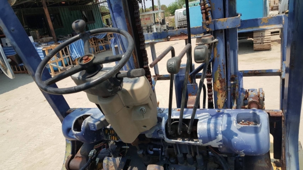 ขายรถยกโฟล์คลิฟท์KOMATSU FD35T-7 ขนาด 3.5 ตัน งาคว่ำ-หงาย ,กระบอกคู่, เชื้อเพลิงดีเซล เครื่องโคมัสสุ เครื่องยนต์6D102 เสาสูง 4 เมตร เกียร์ทอร์ค(ออโต้) ยางลมคู่หน้า-หลัง รถเดิมๆเก่านอก ขายรถยกโฟล์คลิฟท์KOMATSU FD35T-7 ขนาด 3.5 ตัน งาคว่ำ-หงาย ,กระบอกคู่, เชื้อเพลิงดีเซล เครื่องโคมัสสุ เครื่องยนต์6D102 เสาสูง 4 เมตร เกียร์ทอร์ค(ออโต้) ยางลมคู่หน้า-หลัง รถเดิมๆเก่านอก