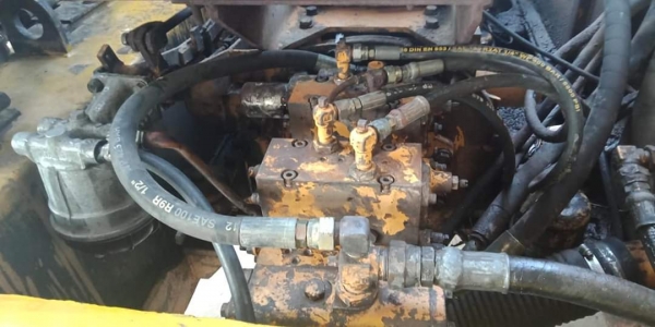 ขายจ้า..KOMATSU PC120-3 เก่าในสภาพดี  พร้อมใช้ ลองระบบกันได้ทุกวัน โทร 089-3818694 จ๊อย