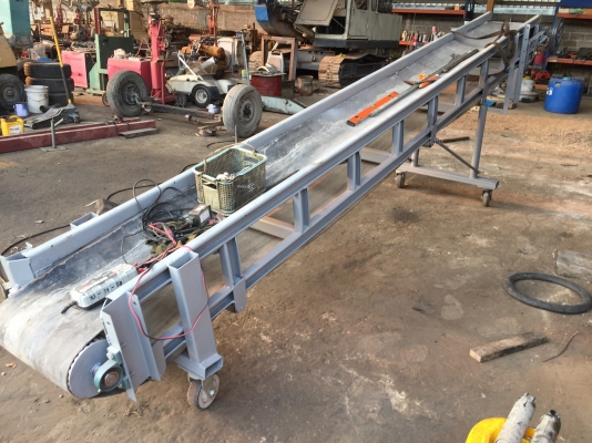 สายพานลำเลียงวัสดุ