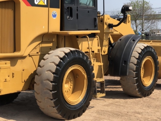 ขายรถตักล้อยาง CAT 924H ปี 2013 นำเข้าเองจากญี่ปุ่น สภาพสวยพร้อมใช้ มีVDOการทำงานครับ