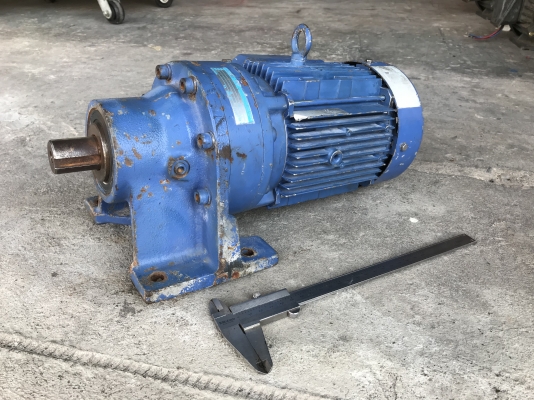 ขายมอเตอร์เกียร์ Cycro drive Sumitomo 1HP. 380V made in Japan อัตราทด 1:29 เพลาออกประมาณ 50รอบต่อนาที สภาพสวยเดิมๆ หมุนนิ่ม พร้อมใช้งาน