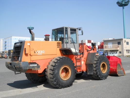 ขายรถตักล้อยาง HITACHI LX230-7 (TCM L40) นำเข้าเองจากญี่ปุ่น สภาพสวยพร้อมใช้ ถึงเร็วๆนี้ครับ