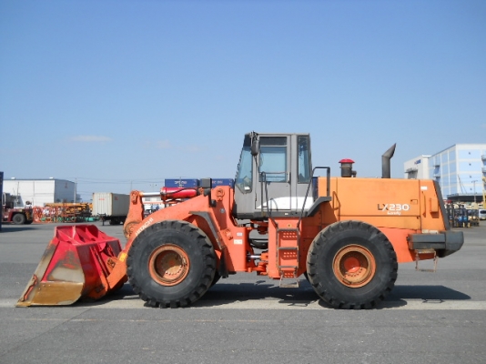 ขายรถตักล้อยาง HITACHI LX230-7 (TCM L40) นำเข้าเองจากญี่ปุ่น สภาพสวยพร้อมใช้ ถึงเร็วๆนี้ครับ