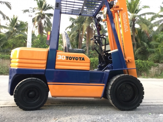 อาร์ ซี เอช โฟรคลิฟท์ ขาย โตโยต้า รุ่น 5 ดีเซล 3 ตัน อาร์ ซี เอช โฟรคลิฟท์ ขาย โตโยต้า รุ่น 5 ดีเซล 3 ตัน