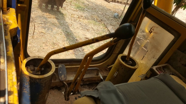 ขาย แบคโฮ KOMATSU PC60-3 เครื่องดี ช่วงล่างดี ปั้มอ่อนต้องเช็คหน่อย ราคาต่อรองได้ ขาย แบคโฮ KOMATSU PC60-3 เครื่องดี ช่วงล่างดี ปั้มอ่อนต้องเช็คหน่อย ราคาต่อรองได้