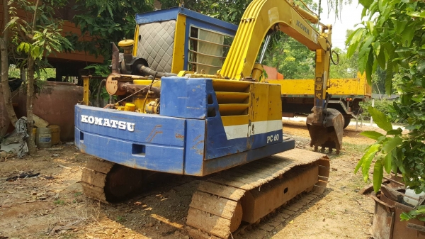 ขาย แบคโฮ KOMATSU PC60-3 เครื่องดี ช่วงล่างดี ปั้มอ่อนต้องเช็คหน่อย ราคาต่อรองได้