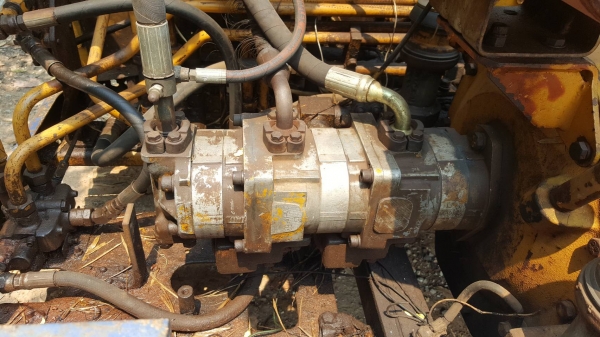 ขาย แบคโฮ KOMATSU PC60-3 เครื่องดี ช่วงล่างดี ปั้มอ่อนต้องเช็คหน่อย ราคาต่อรองได้ ขาย แบคโฮ KOMATSU PC60-3 เครื่องดี ช่วงล่างดี ปั้มอ่อนต้องเช็คหน่อย ราคาต่อรองได้