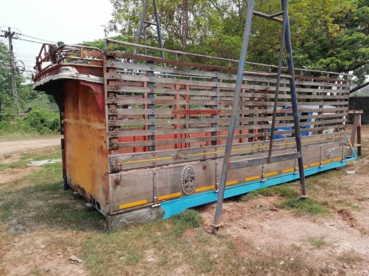 ขายกระบะไม้ สภาพพร้อมใช้งาน ถอดลงจาก ฮีโน่ 3H ขนาดกระบะ กว้าง 2.40 ซม. ยาว 6.30 ซม สูง 2.10 ซม. ความกว้างคันซี 87 ซม.