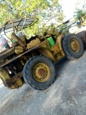 ขายรถตักล้อยาง CAT 922 ราคา 130000
