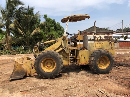 ขายรถตักล้อยาง KOMATSU 510 กรองเดี๋ยว สวยๆเดิมๆ สนใจโทร 081-970-1072 ขายรถตักล้อยาง KOMATSU 510 กรองเดี๋ยว สวยๆเดิมๆ สนใจโทร 081-970-1072