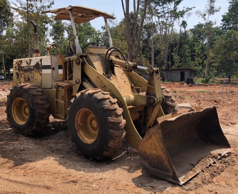 ขายรถตักล้อยาง KOMATSU 510 กรองเดี๋ยว สวยๆเดิมๆ สนใจโทร 081-970-1072 ขายรถตักล้อยาง KOMATSU 510 กรองเดี๋ยว สวยๆเดิมๆ สนใจโทร 081-970-1072
