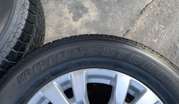 ล้อแม็ก Ford Ranger Wildtrak Limited รุ่นใหม่ล่าสุด ขอบ 18 พร้อมยาง 265-60-18 Bridgestone ปลายปี 15 แม็กสวย ดอกยางหนาปึก