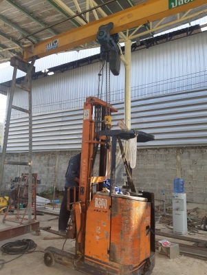 ขาย รอกไฟฟ้า ดีแม็ก 2 ตัน คานกว้าง 6 เมตร สูง 4 เมตร ใส่ล้อแล้ว ยกโฟล์คลิฟท์ ไฟฟ้า 2400 กิโลขึ้น สภาพพร้อมใช้งาน 45,000 บาท