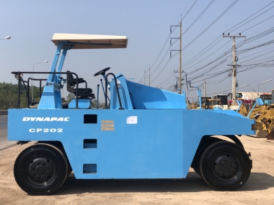 ขายรถบด 9 ล้อ DYNAPAC CP202 ปี 2000 นำเข้าเองจากญี่ปุ่น สภาพสวยพร้อมใช้ มีVDOการทำงานครับ ขายรถบด 9 ล้อ DYNAPAC CP202 ปี 2000 นำเข้าเองจากญี่ปุ่น สภาพสวยพร้อมใช้ มีVDOการทำงานครับ