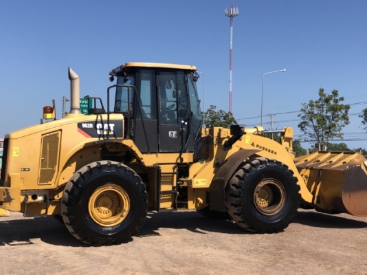 ขายรถตักล้อยาง CAT 962H นำเข้าเองจากญี่ปุ่น สภาพสวยพร้อมใช้ มีVDOการทำงานครับ ขายรถตักล้อยาง CAT 962H นำเข้าเองจากญี่ปุ่น สภาพสวยพร้อมใช้ มีVDOการทำงานครับ