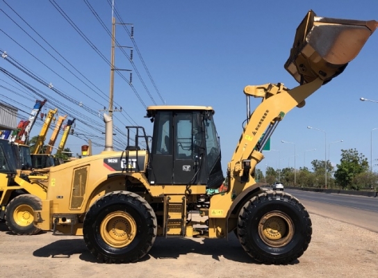 ขายรถตักล้อยาง CAT 962H นำเข้าเองจากญี่ปุ่น สภาพสวยพร้อมใช้ มีVDOการทำงานครับ ขายรถตักล้อยาง CAT 962H นำเข้าเองจากญี่ปุ่น สภาพสวยพร้อมใช้ มีVDOการทำงานครับ