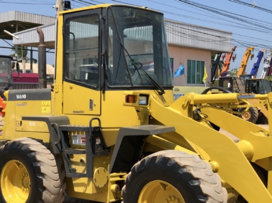 ขายรถตักล้อยาง KOMATSU WA100-3 นำเข้าเองจากญี่ปุ่น สภาพสวยพร้อมใช้ มีVDOการทำงานครับ ขายรถตักล้อยาง KOMATSU WA100-3 นำเข้าเองจากญี่ปุ่น สภาพสวยพร้อมใช้ มีVDOการทำงานครับ