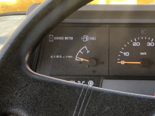 ขายรถตักล้อยาง KOMATSU WA100-3 นำเข้าเองจากญี่ปุ่น สภาพสวยพร้อมใช้ มีVDOการทำงานครับ ขายรถตักล้อยาง KOMATSU WA100-3 นำเข้าเองจากญี่ปุ่น สภาพสวยพร้อมใช้ มีVDOการทำงานครับ