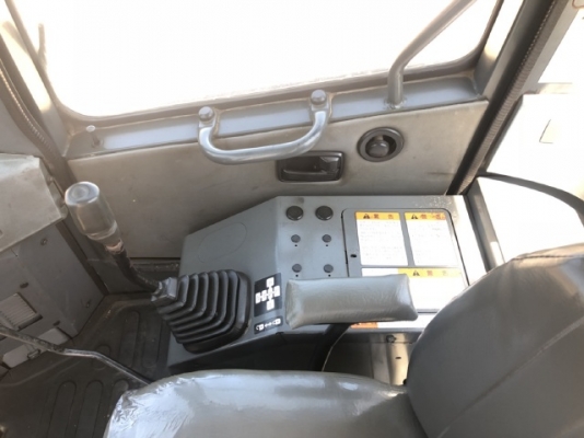 ขายรถตักล้อยาง KOMATSU WA100-3 นำเข้าเองจากญี่ปุ่น สภาพสวยพร้อมใช้ มีVDOการทำงานครับ ขายรถตักล้อยาง KOMATSU WA100-3 นำเข้าเองจากญี่ปุ่น สภาพสวยพร้อมใช้ มีVDOการทำงานครับ